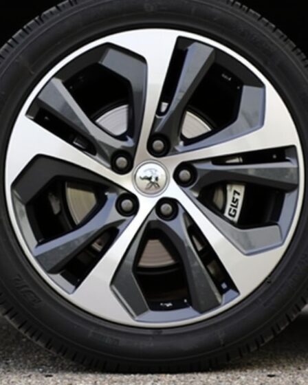 Pression des pneus Peugeot 208 : guide complet adapté à chaque modèle et type d'utilisation