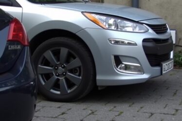 Voyant AdBlue allumé sur Peugeot après remplissage : guide pratique pour résoudre le problème